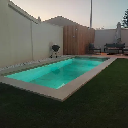 Superbe Maison Neuve Piscine Clim Parking Recharge Voiture Electrique *