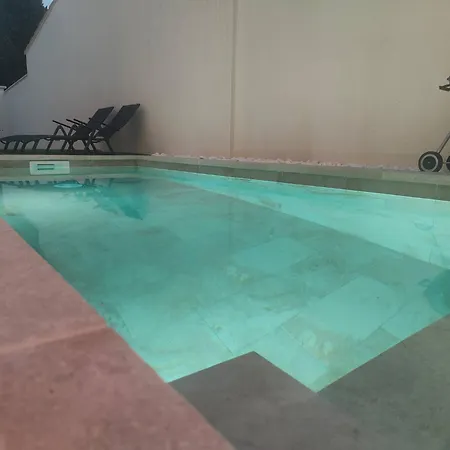 Superbe Maison Neuve Piscine Clim Parking Recharge Voiture Electrique *