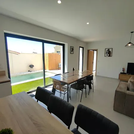 Superbe Maison Neuve Piscine Clim Parking Recharge Voiture Electrique Villa *