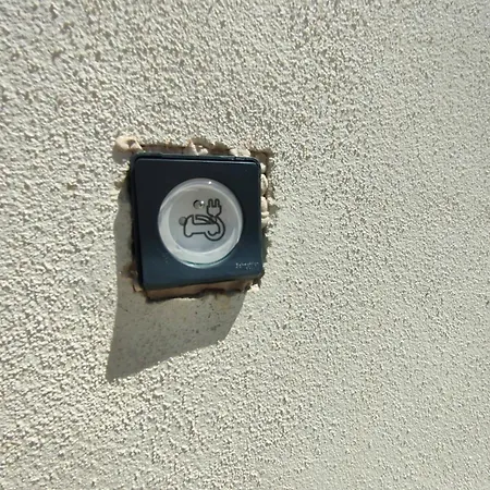Superbe Maison Neuve Piscine Clim Parking Recharge Voiture Electrique *